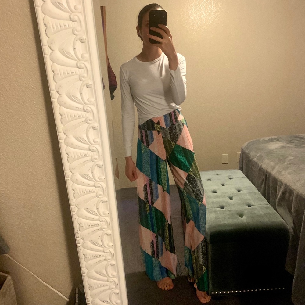 Like New!! Geo-Print Wide Leg Pant